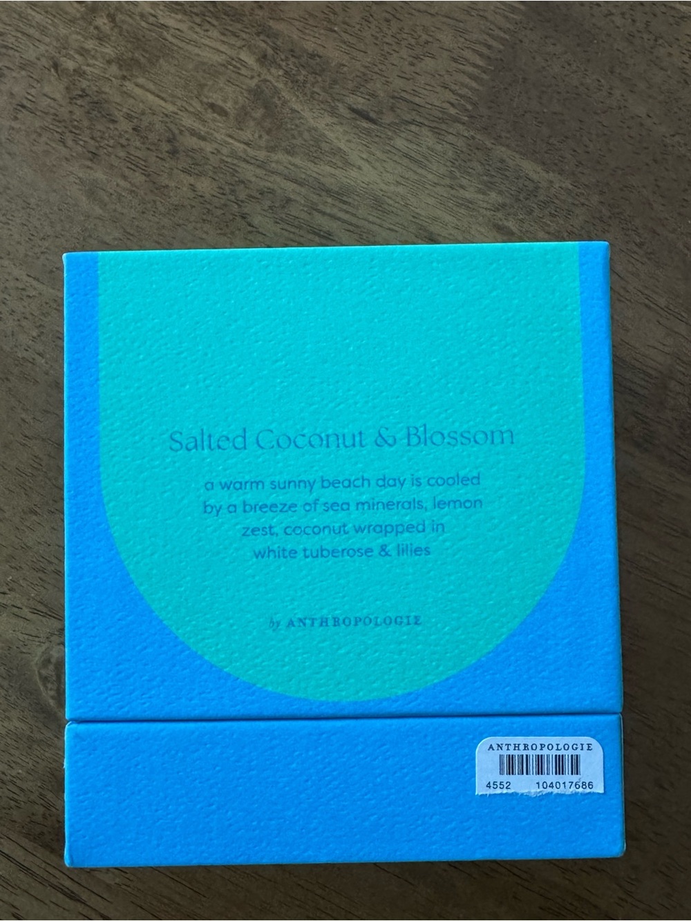 Found Notes Fresh Salted Coconut & Blossom Boxed Glass Candle - Picture 7 of 8